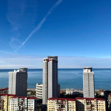 Cozy Bright Apartment With Amazing Sea View บาทูมิ ภายนอก รูปภาพ