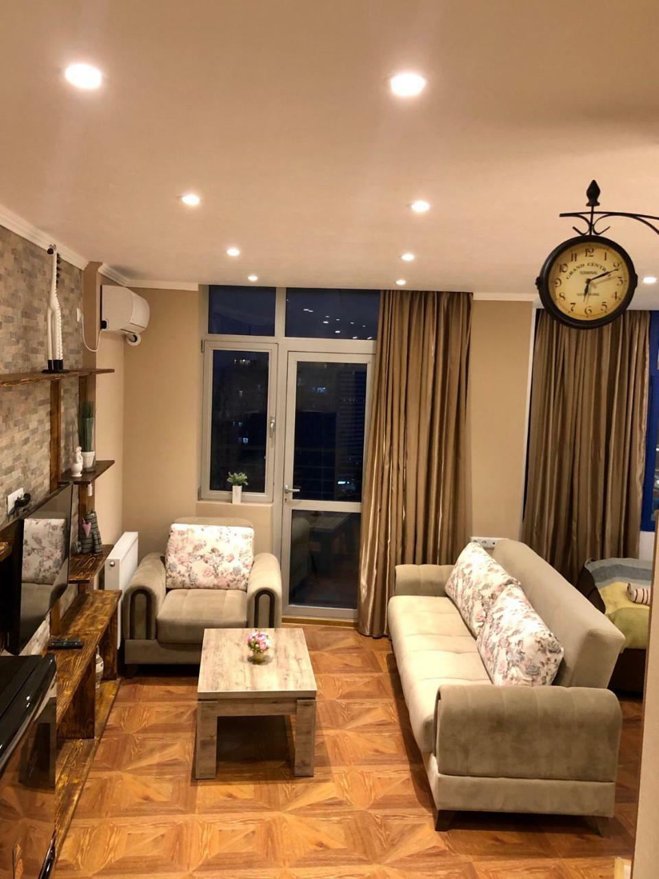 Cozy Bright Apartment With Amazing Sea View บาทูมิ ภายนอก รูปภาพ