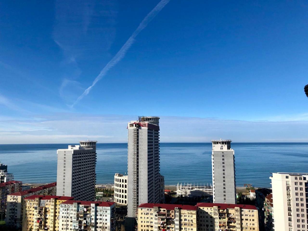 Cozy Bright Apartment With Amazing Sea View บาทูมิ ภายนอก รูปภาพ