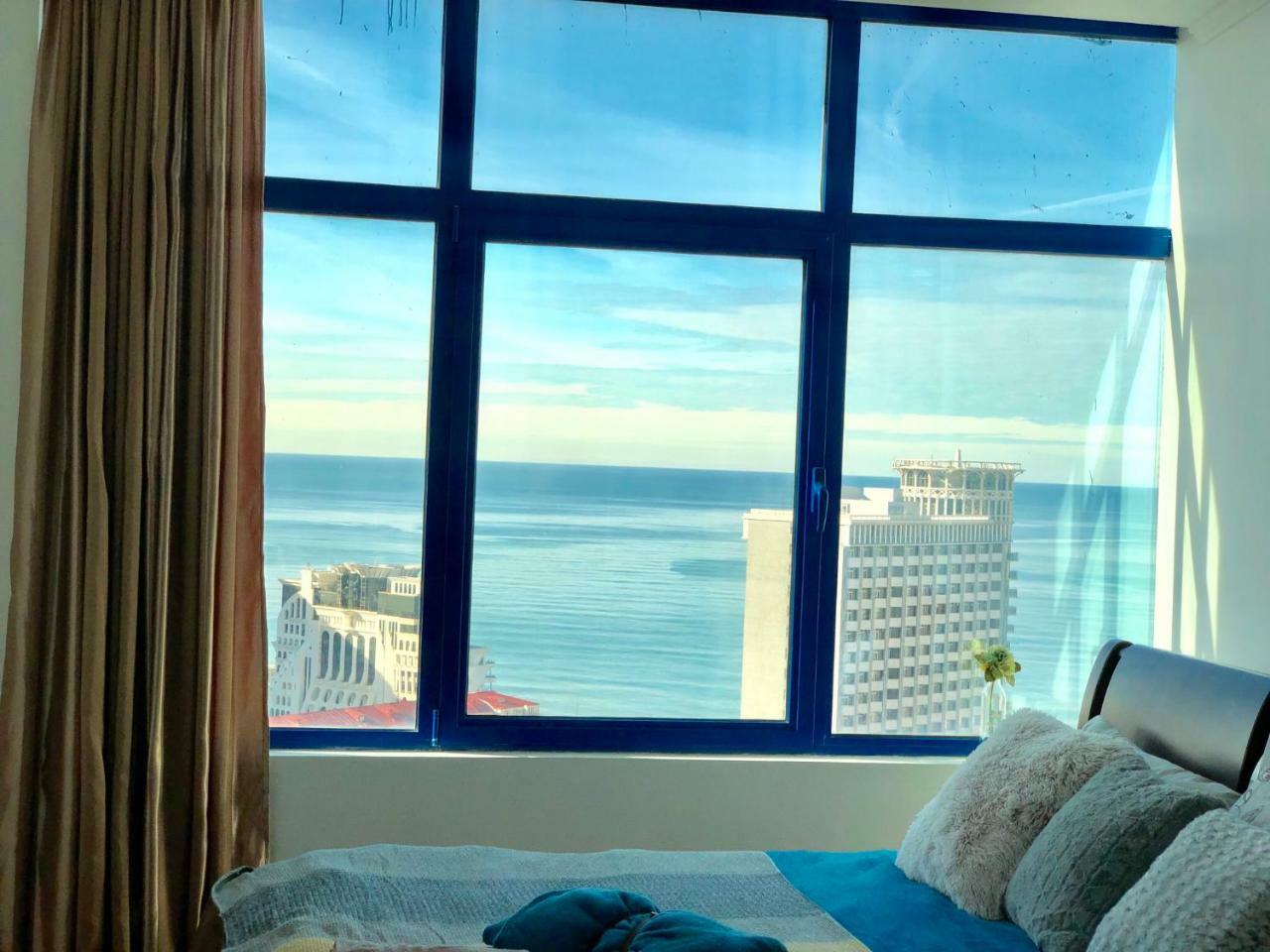 Cozy Bright Apartment With Amazing Sea View บาทูมิ ภายนอก รูปภาพ