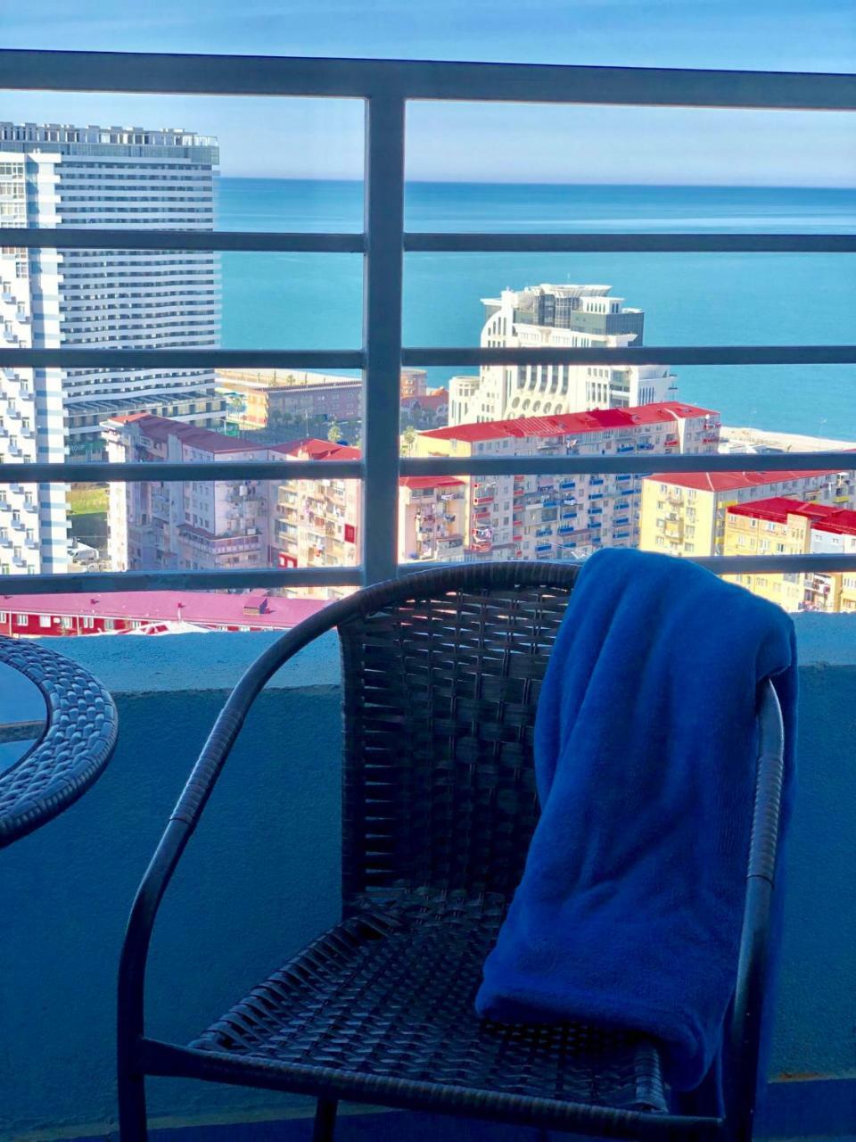 Cozy Bright Apartment With Amazing Sea View บาทูมิ ภายนอก รูปภาพ