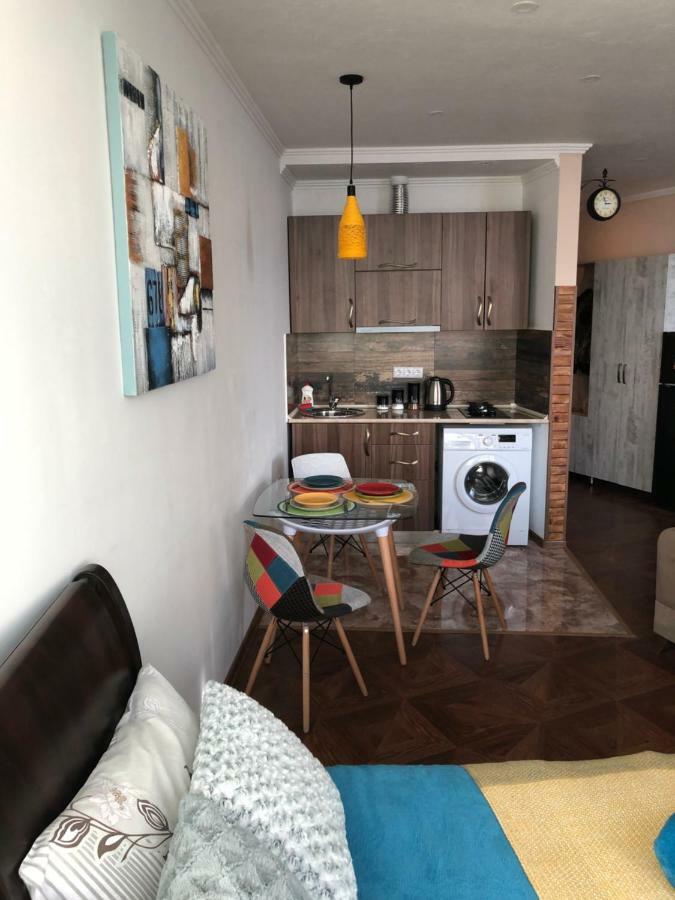 Cozy Bright Apartment With Amazing Sea View บาทูมิ ภายนอก รูปภาพ