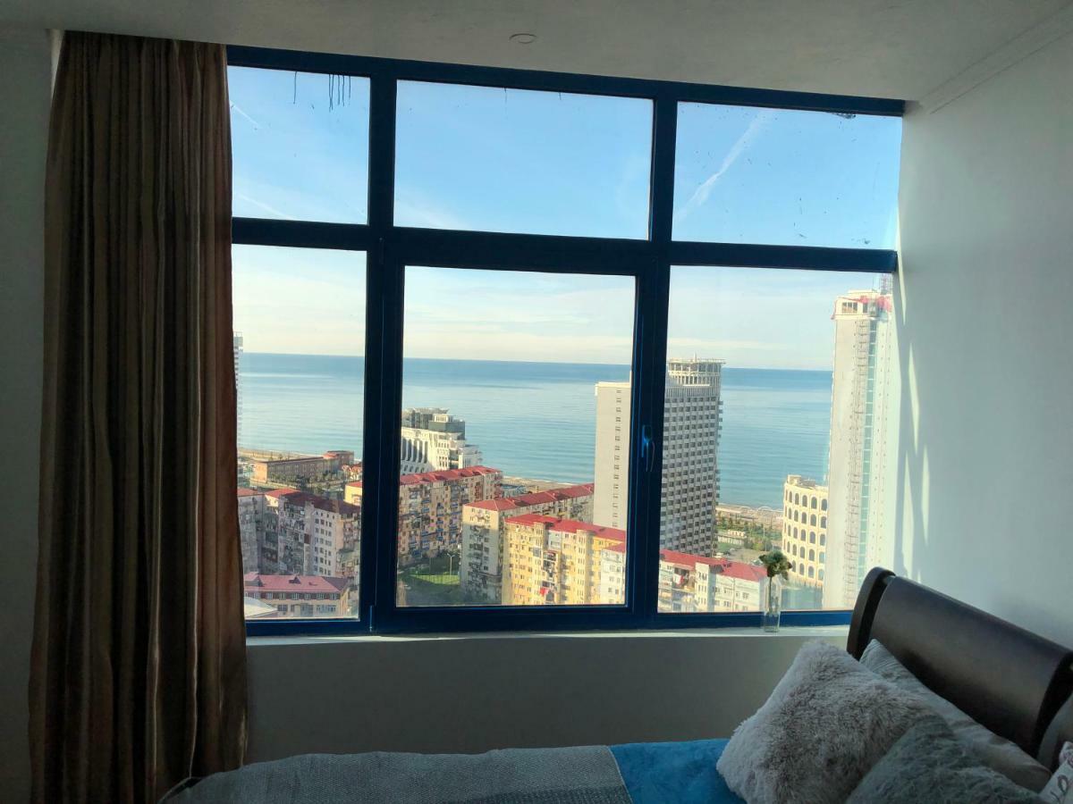 Cozy Bright Apartment With Amazing Sea View บาทูมิ ภายนอก รูปภาพ